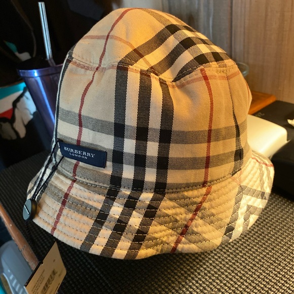 Burberry bucket hat - Picture 2 of 5